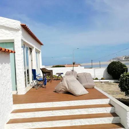 Semesterbostad With 2 Bedrooms In With Wonderful Sea View Furnished Terrace And Wifi 100 M From The Beach *