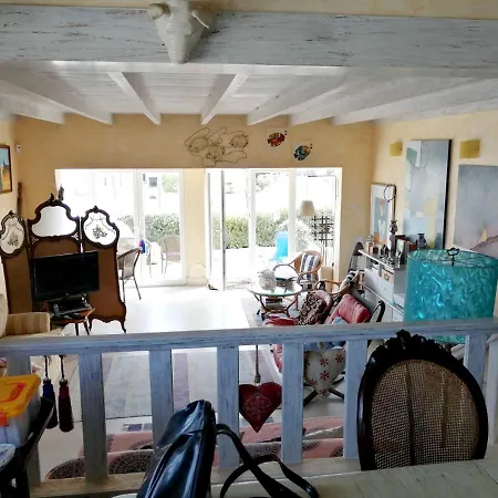 With 2 Bedrooms In With Wonderful Sea View Furnished Terrace And Wifi 100 M From The Beach Semesterbostad *